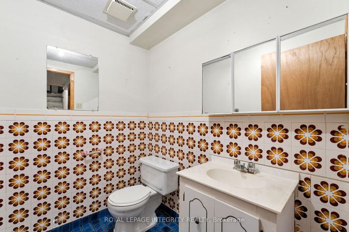 Photo 24 at 10 Parmalea Crescent, Nepean (Pineglen/Country Place), Ottawa