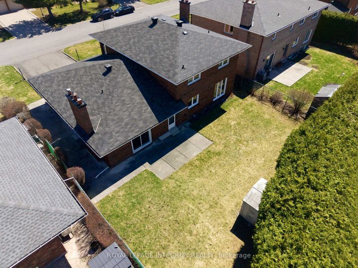 Photo 28 at 10 Parmalea Crescent, Nepean (Pineglen/Country Place), Ottawa