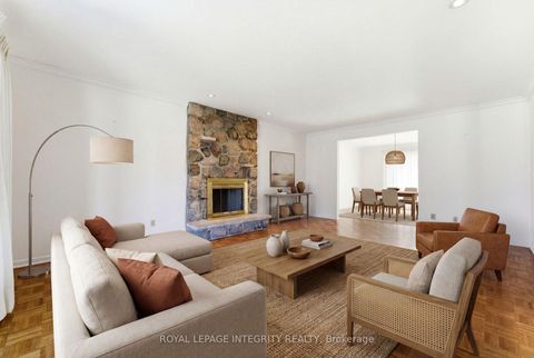 Photo 5 at 10 Parmalea Crescent, Nepean (Pineglen/Country Place), Ottawa