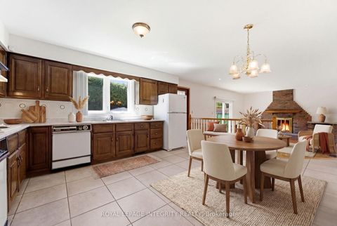 Photo 8 at 10 Parmalea Crescent, Nepean (Pineglen/Country Place), Ottawa