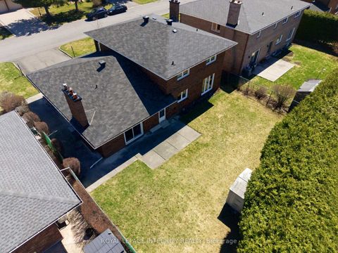 Photo 28 at 10 Parmalea Crescent, Nepean (Pineglen/Country Place), Ottawa
