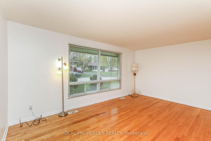 Photo 3 at 2699 Stone Crescent, Nepean (Redwood Park), Ottawa
