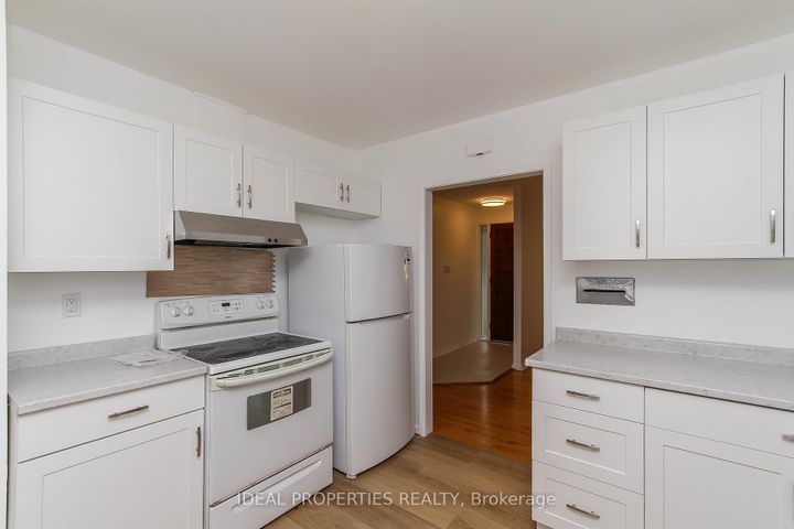 Photo 9 at 2699 Stone Crescent, Nepean (Redwood Park), Ottawa