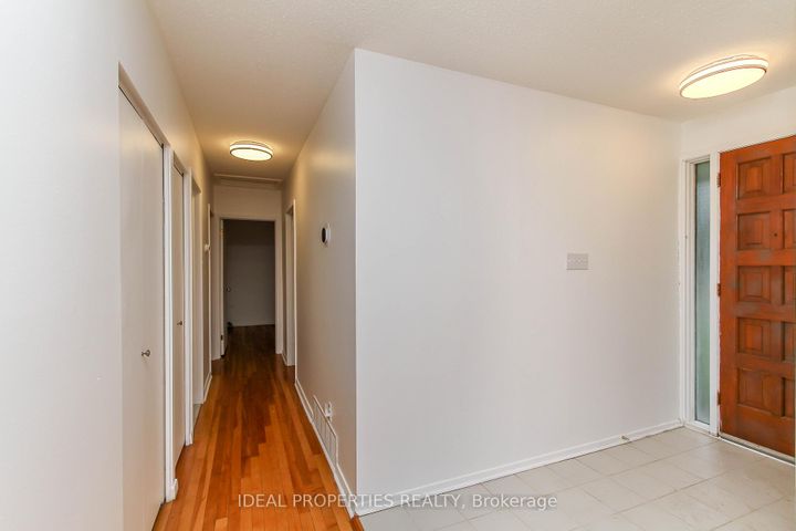 Photo 11 at 2699 Stone Crescent, Nepean (Redwood Park), Ottawa