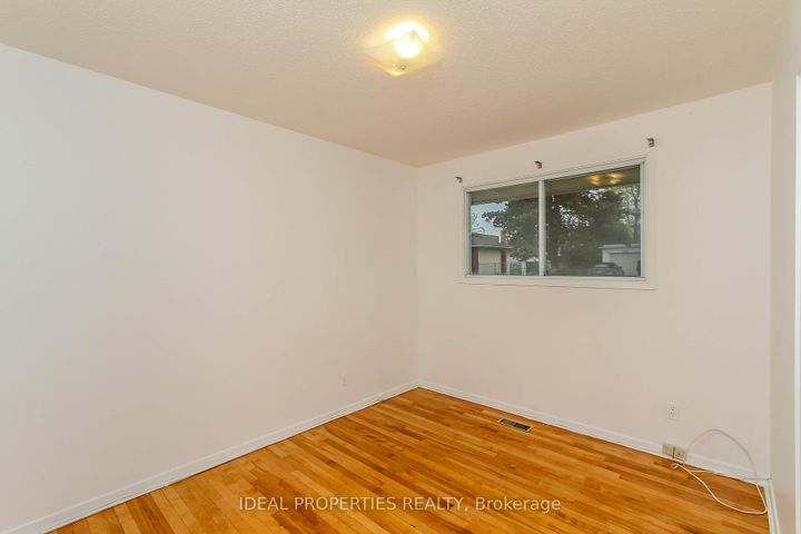 Photo 13 at 2699 Stone Crescent, Nepean (Redwood Park), Ottawa