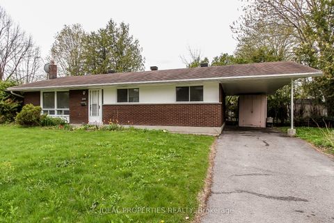 Photo 1 at 2699 Stone Crescent, Nepean (Redwood Park), Ottawa
