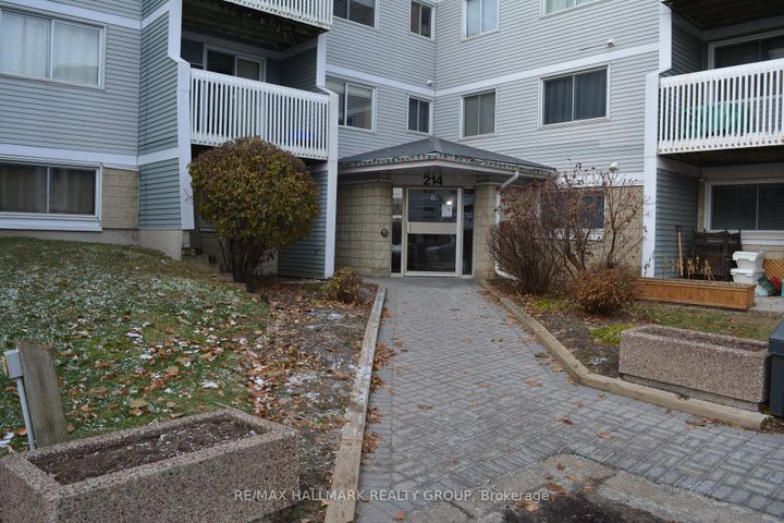 Photo 1 at 310 - 214 Viewmount Drive, Nepean (Borden Farm/Stewart Farm/Carleton Heights/Parkwood Hills), Ottawa