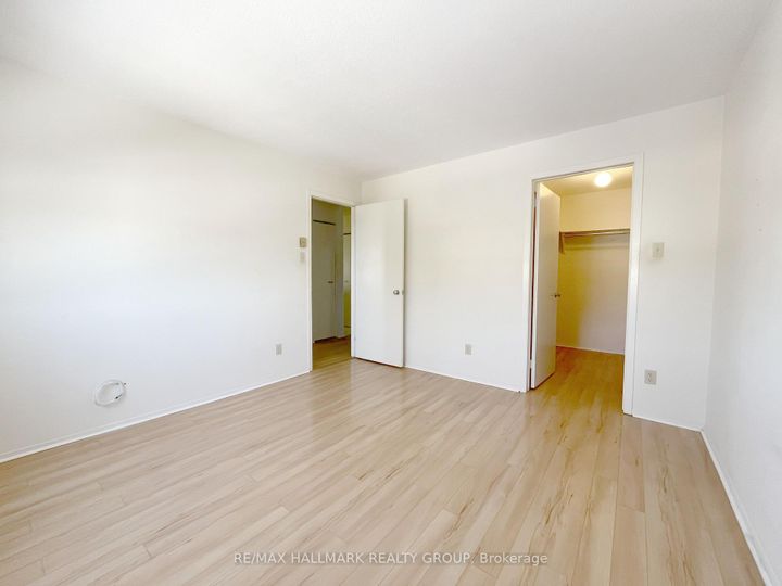 Photo 10 at 310 - 214 Viewmount Drive, Nepean (Borden Farm/Stewart Farm/Carleton Heights/Parkwood Hills), Ottawa