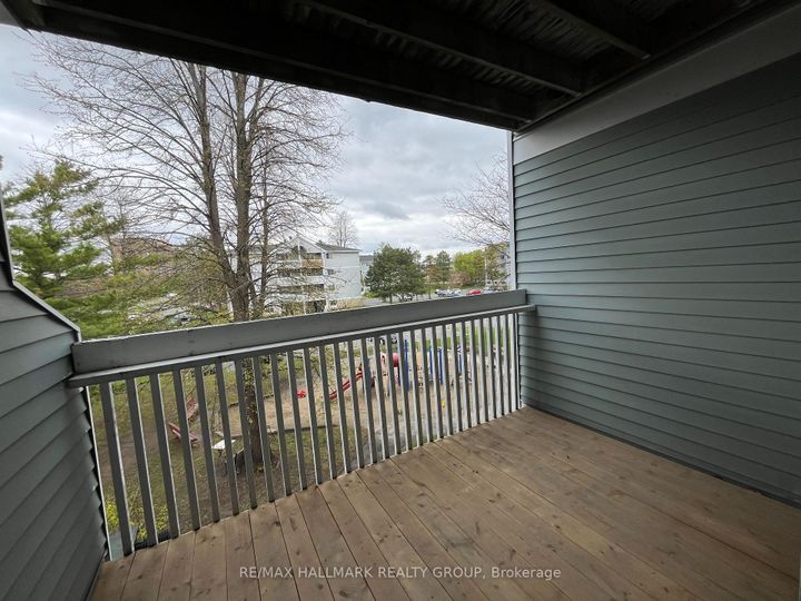 Photo 15 at 310 - 214 Viewmount Drive, Nepean (Borden Farm/Stewart Farm/Carleton Heights/Parkwood Hills), Ottawa