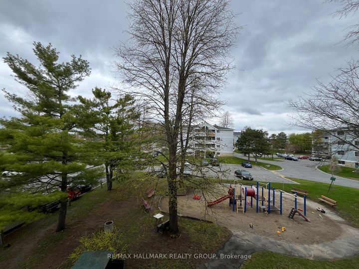 Photo 16 at 310 - 214 Viewmount Drive, Nepean (Borden Farm/Stewart Farm/Carleton Heights/Parkwood Hills), Ottawa
