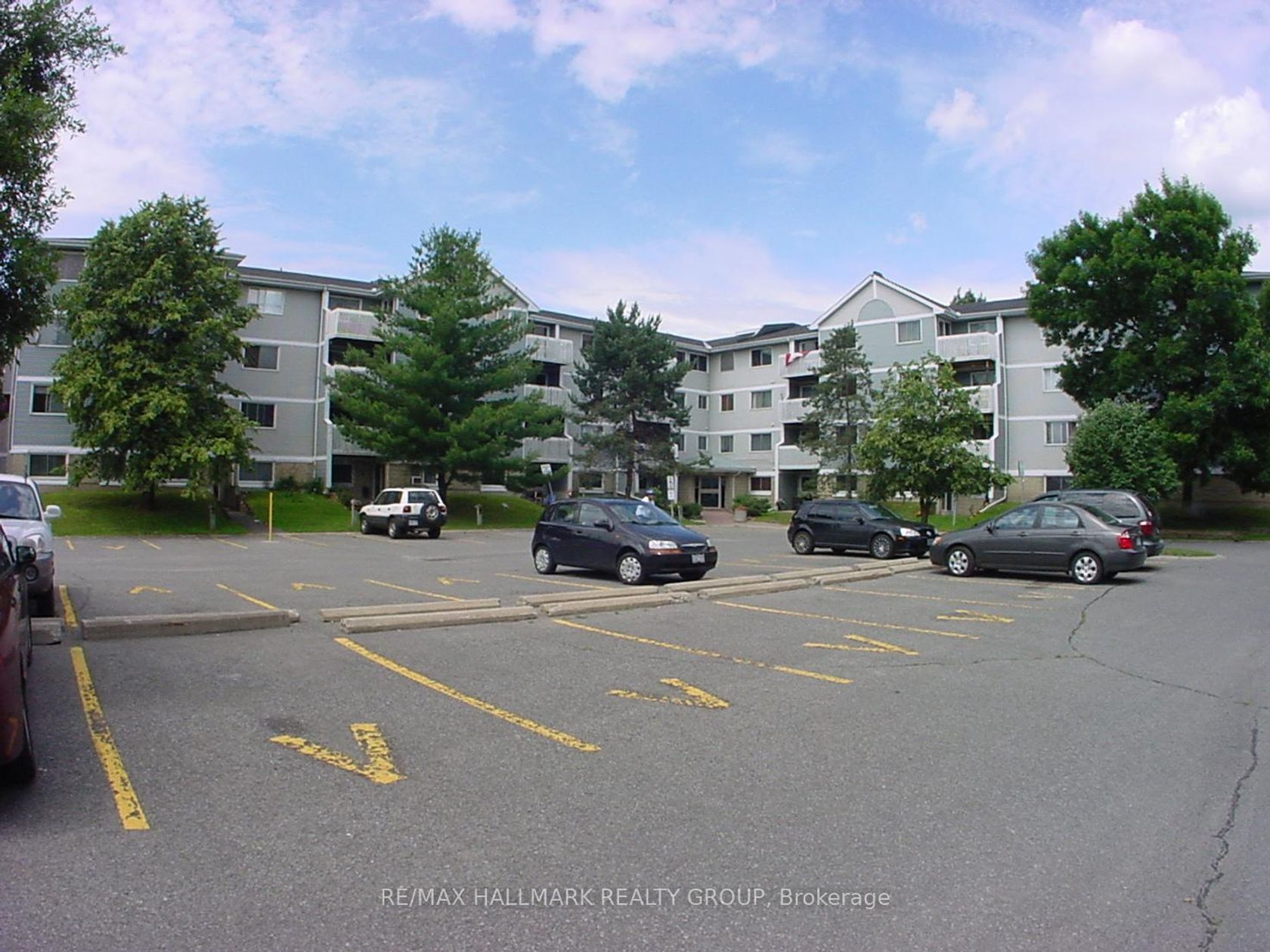 310 - 214 Viewmount Drive, Nepean (Borden Farm/Stewart Farm/Carleton Heights/Parkwood Hills), Ottawa 