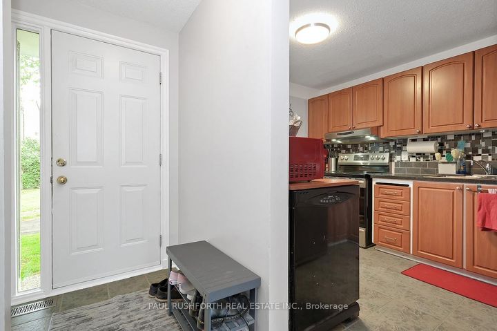 Photo 2 at 207 Thistledown Court, Nepean (Pheasant Run), Ottawa