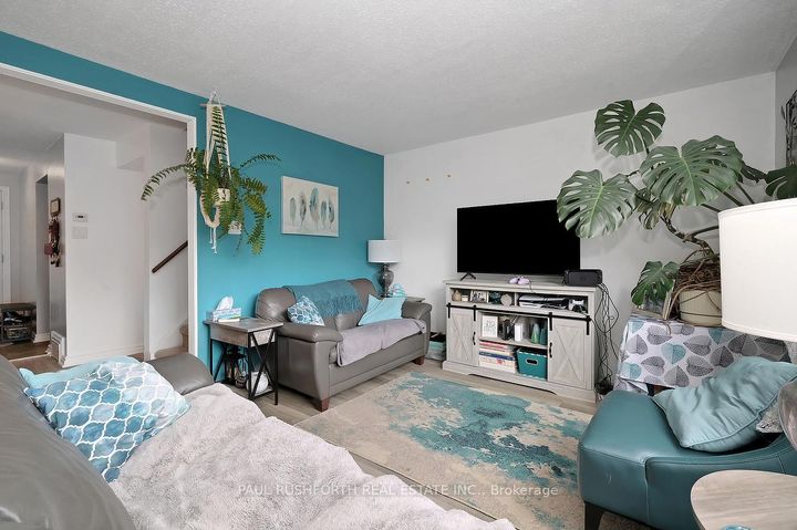 Photo 5 at 207 Thistledown Court, Nepean (Pheasant Run), Ottawa