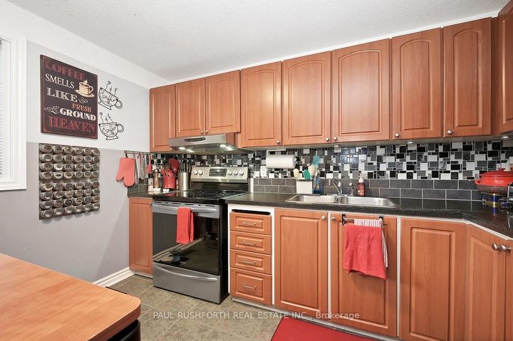 Photo 9 at 207 Thistledown Court, Nepean (Pheasant Run), Ottawa