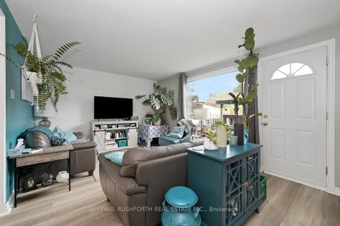 Photo 3 at 207 Thistledown Court, Nepean (Pheasant Run), Ottawa