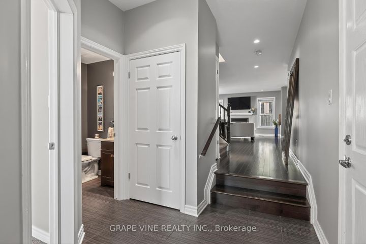 Photo 5 at 360 BALINROAN Crescent, Nepean (Strandherd), Ottawa