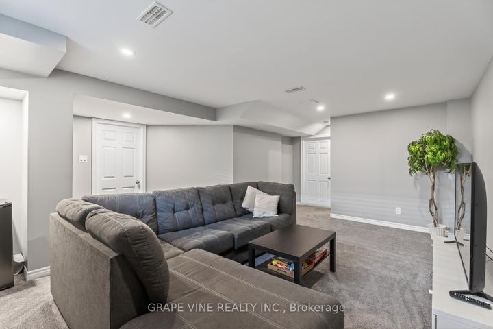 Photo 32 at 360 BALINROAN Crescent, Nepean (Strandherd), Ottawa