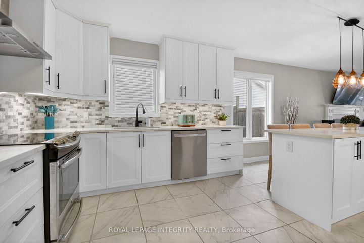 Photo 14 at 161 Longshire Circle, Nepean (Longfields), Ottawa