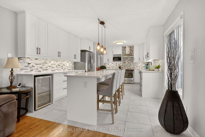 Photo 18 at 161 Longshire Circle, Nepean (Longfields), Ottawa