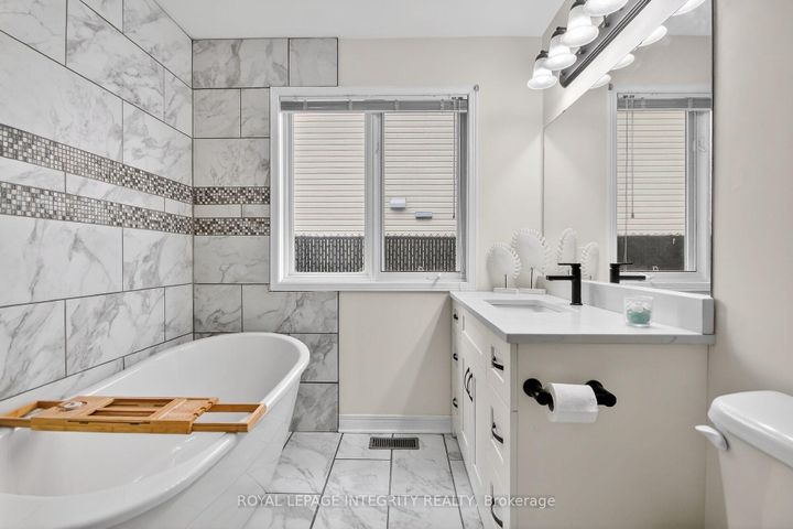 Photo 30 at 161 Longshire Circle, Nepean (Longfields), Ottawa