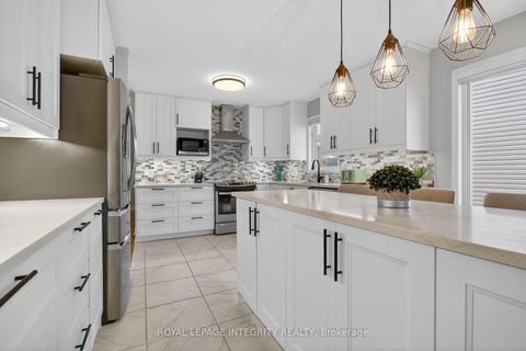 Photo 13 at 161 Longshire Circle, Nepean (Longfields), Ottawa
