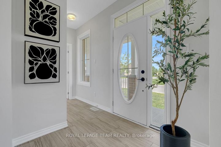 Photo 4 at 133 Celestial Grove, Nepean (Half Moon Bay), Ottawa