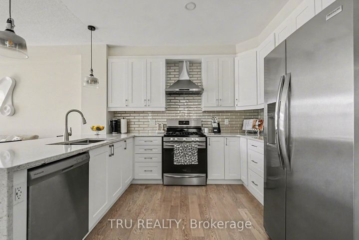 Photo 8 at 520 Rye Grass Way, Nepean (Half Moon Bay), Ottawa