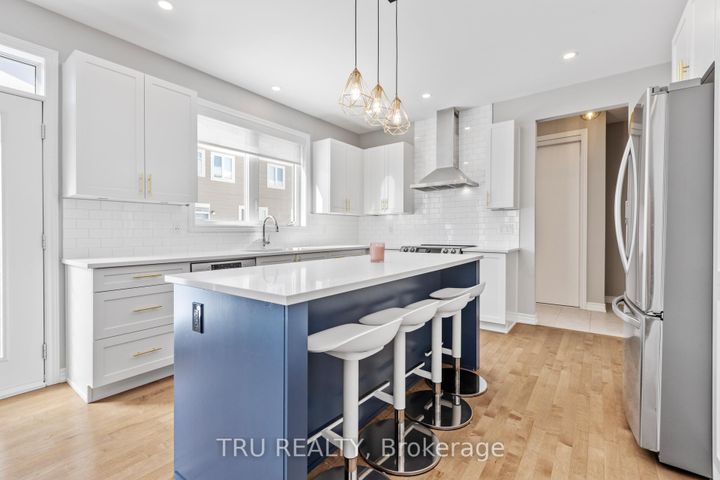 Photo 14 at 34 Coppermine Street, Nepean (Heritage Park), Ottawa
