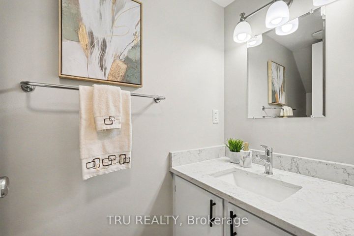 Photo 11 at 8 - 22 Sweetbriar Circle, Nepean (Pheasant Run), Ottawa
