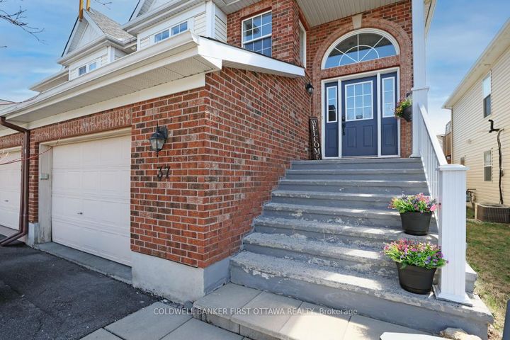 Photo 2 at 37 Boulder Way, Nepean (Longfields), Ottawa
