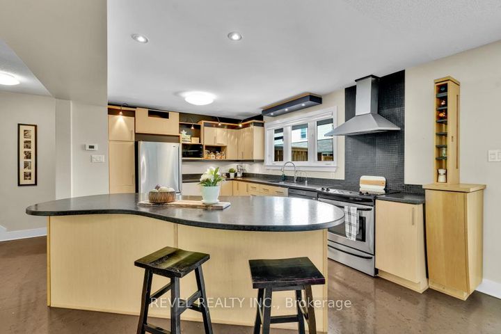 Photo 13 at 144 Monterey Drive, Nepean (Leslie Park), Ottawa