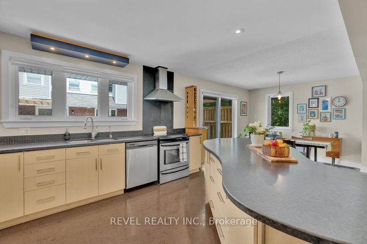 Photo 16 at 144 Monterey Drive, Nepean (Leslie Park), Ottawa