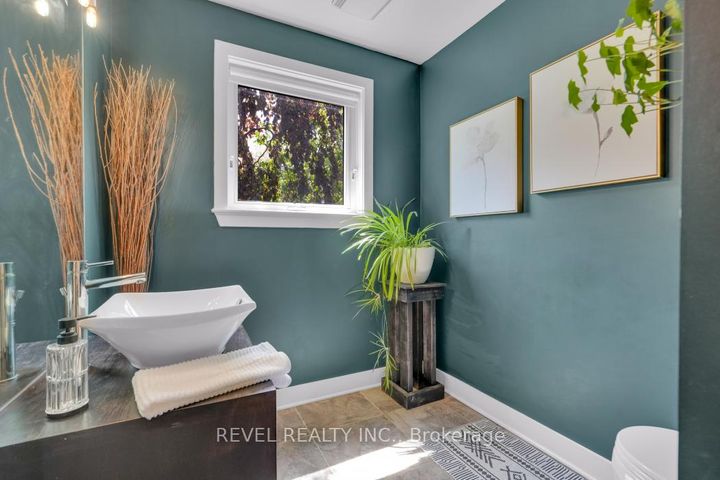 Photo 18 at 144 Monterey Drive, Nepean (Leslie Park), Ottawa