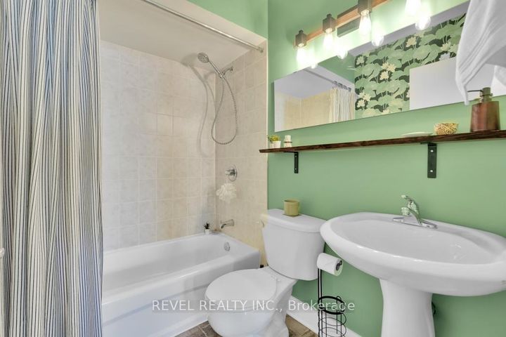 Photo 23 at 144 Monterey Drive, Nepean (Leslie Park), Ottawa