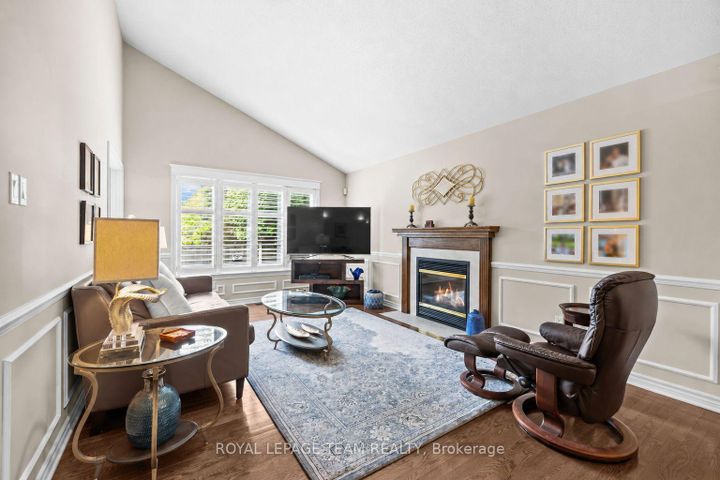 Photo 12 at 26 Escade Drive, Nepean (Barrhaven East), Ottawa