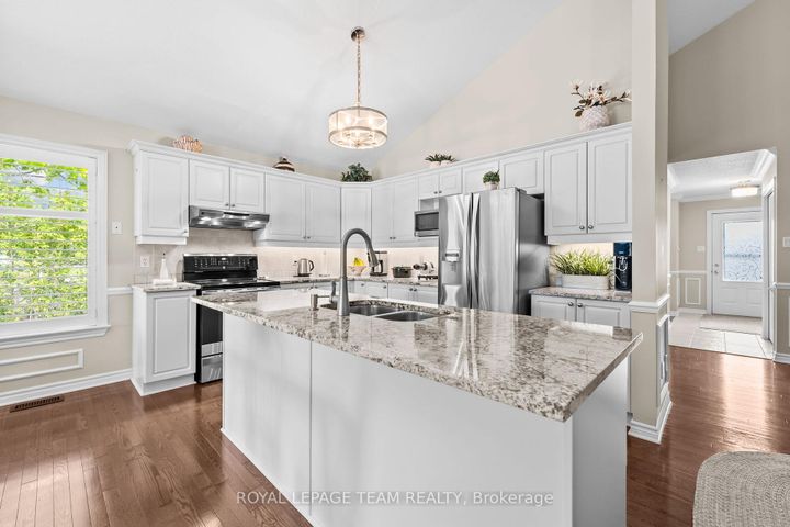 Photo 15 at 26 Escade Drive, Nepean (Barrhaven East), Ottawa