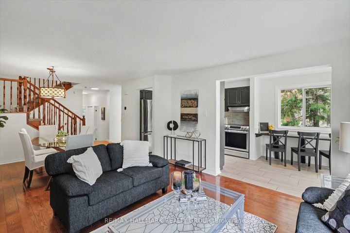 Photo 5 at 27 Sandcliffe Terrace, Nepean (Centrepointe), Ottawa