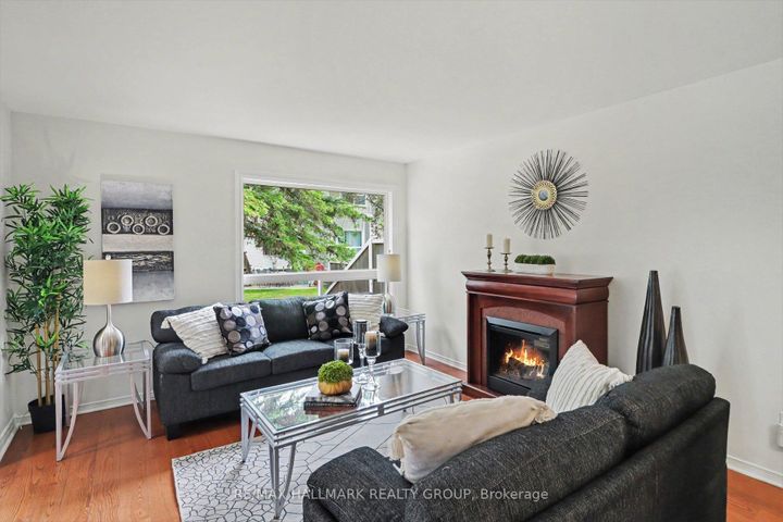 Photo 6 at 27 Sandcliffe Terrace, Nepean (Centrepointe), Ottawa