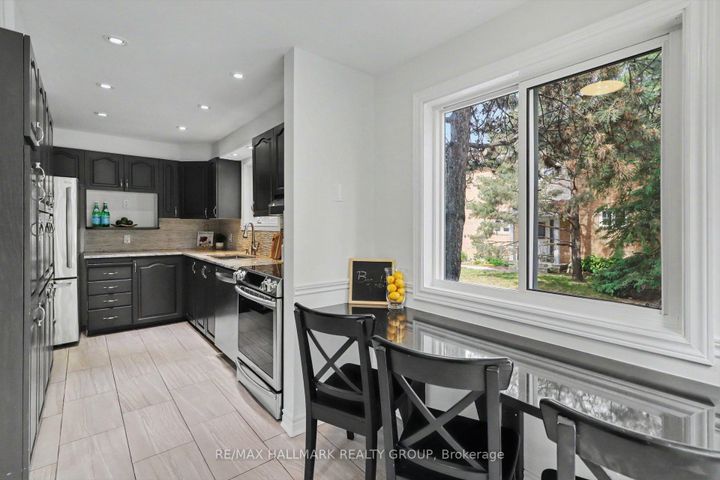 Photo 11 at 27 Sandcliffe Terrace, Nepean (Centrepointe), Ottawa