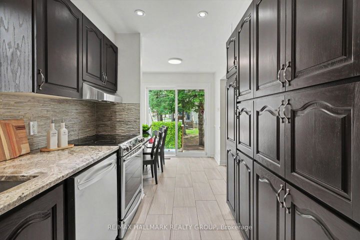 Photo 12 at 27 Sandcliffe Terrace, Nepean (Centrepointe), Ottawa