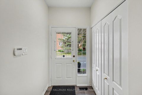 Photo 2 at 27 Sandcliffe Terrace, Nepean (Centrepointe), Ottawa