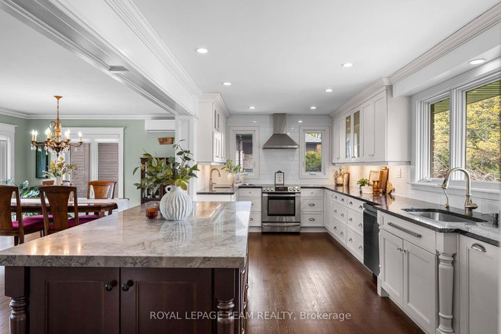 Photo 2 at 2 Lockview Road, Nepean (Manotick Village & Manotick Estates), Ottawa