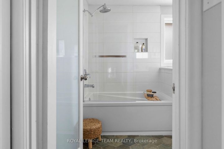 Photo 38 at 2 Lockview Road, Nepean (Manotick Village & Manotick Estates), Ottawa