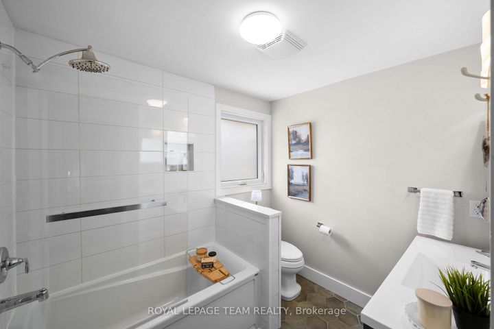 Photo 39 at 2 Lockview Road, Nepean (Manotick Village & Manotick Estates), Ottawa
