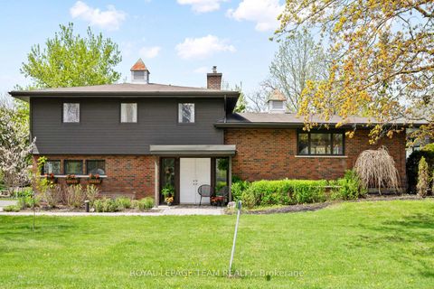 Photo 0 at 2 Lockview Road, Nepean (Manotick Village & Manotick Estates), Ottawa
