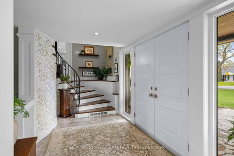 Photo 4 at 2 Lockview Road, Nepean (Manotick Village & Manotick Estates), Ottawa