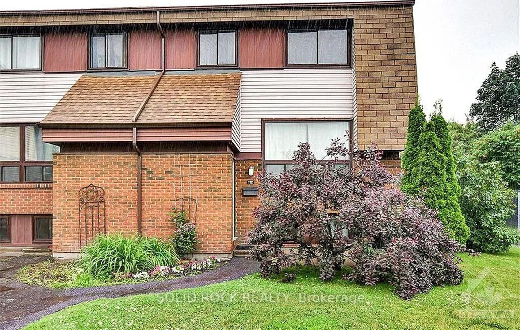 D - 11D Woodvale Green W, Nepean (Craig Henry/Woodvale), Ottawa 