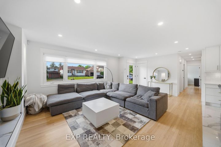 Photo 6 at 78 Chippewa Avenue, Nepean (Meadowlands/St. Claire Gardens), Ottawa