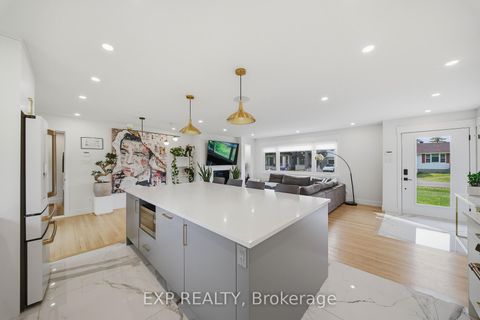 Photo 4 at 78 Chippewa Avenue, Nepean (Meadowlands/St. Claire Gardens), Ottawa