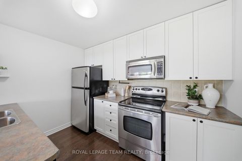 Photo 7 at 9 - 165 Waterbridge Drive, Nepean (Barrhaven East), Ottawa